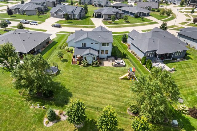 8225 Bailey Drive, West Des Moines, IA 50266