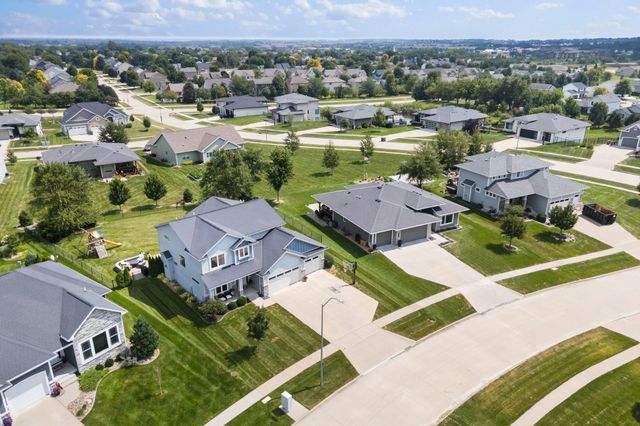 8225 Bailey Drive, West Des Moines, IA 50266
