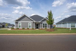 118 Sugar Creek Trl, Perry, GA 31069