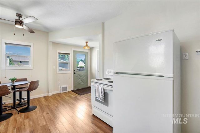 1215 4th Ave E, Twin Falls, ID 83301
