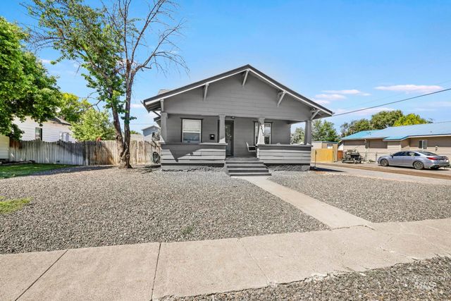 1215 4th Ave E, Twin Falls, ID 83301