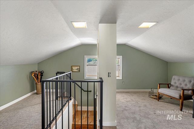 1215 4th Ave E, Twin Falls, ID 83301