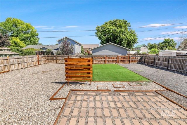 1215 4th Ave E, Twin Falls, ID 83301