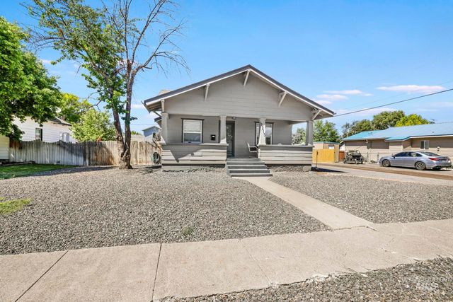 1215 4th Ave E, Twin Falls, ID 83301