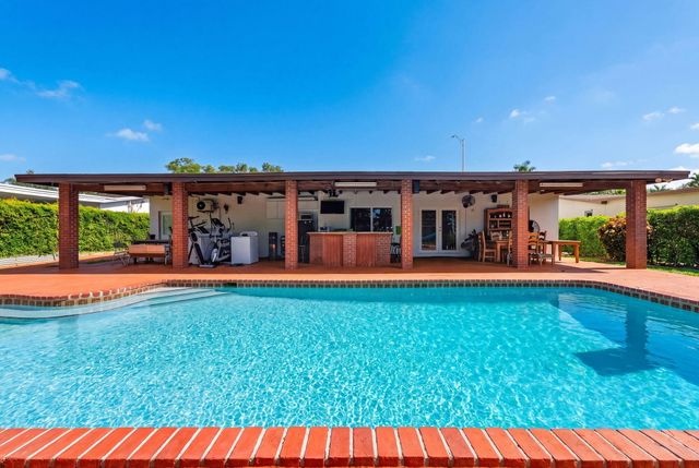 10040 SW 32nd Street, Miami, FL 33165