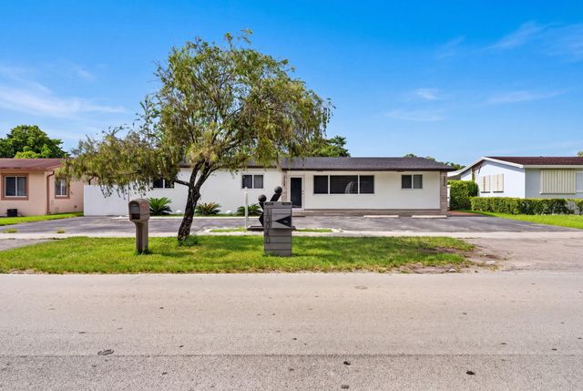 10040 SW 32nd Street, Miami, FL 33165