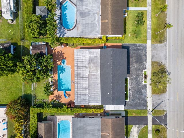 10040 SW 32nd Street, Miami, FL 33165