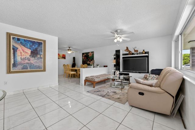 10040 SW 32nd Street, Miami, FL 33165