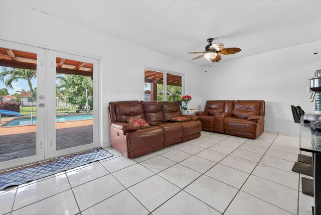 10040 SW 32nd Street, Miami, FL 33165