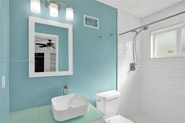 3424 NW 33rd St, Lauderdale Lakes, FL 33309