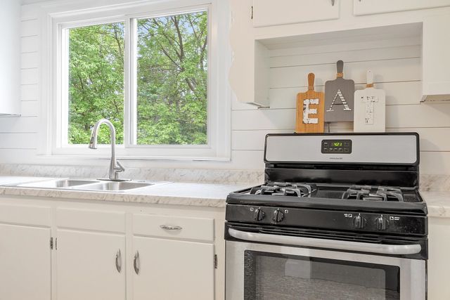 19 Seed Street, Salem, NH 03079