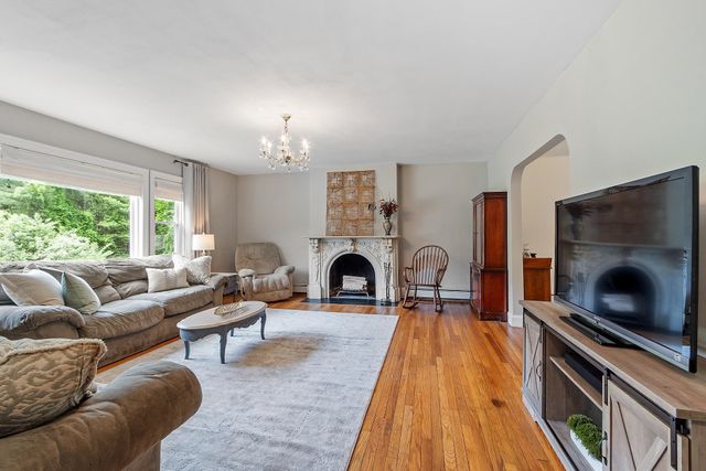 19 Seed Street, Salem, NH 03079