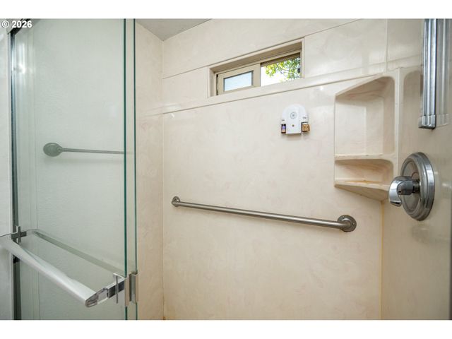 1475 GREEN ACRES Rd 95, Eugene, OR 97408