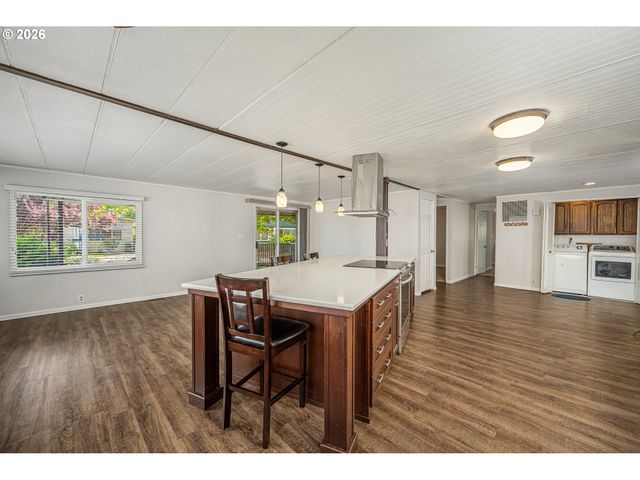 1475 GREEN ACRES Rd 95, Eugene, OR 97408