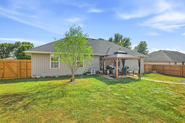 4631 W Bull Run Battle Street, Battlefield, MO 65619