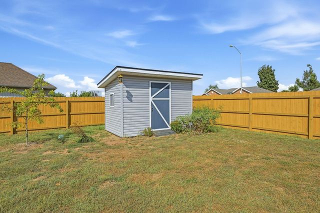 4631 W Bull Run Battle Street, Battlefield, MO 65619