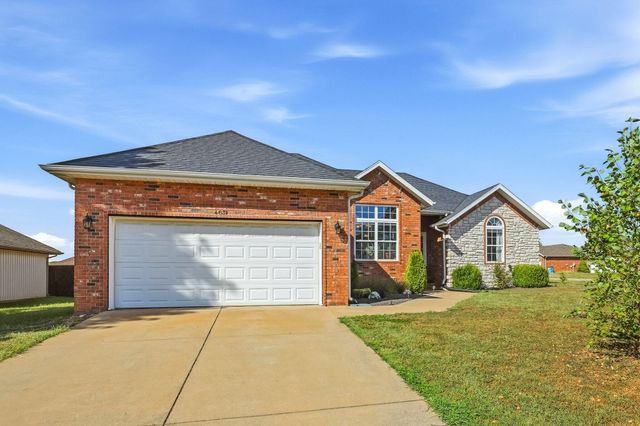 4631 W Bull Run Battle Street, Battlefield, MO 65619