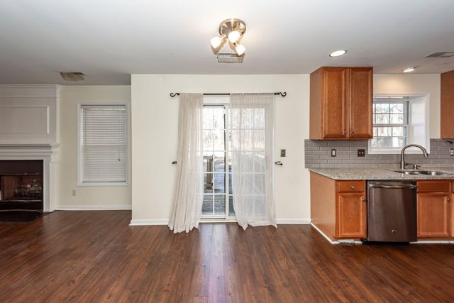 132 Thousand Oaks Circle, Goose Creek, SC 29445