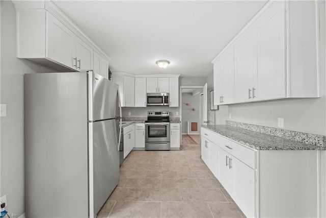 882 Catalina DR, Newport News, VA 23608