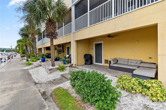 6043 ANCHORAGE WAY S, St Petersburg, FL 33712