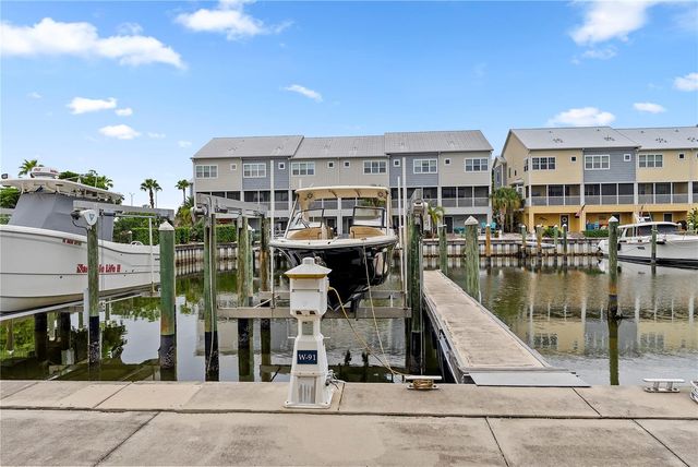 6043 ANCHORAGE WAY S, St Petersburg, FL 33712