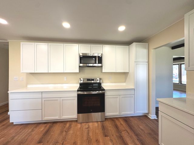 210 S Small Avenue, Kankakee, IL 60901