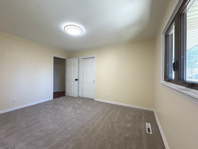 210 S Small Avenue, Kankakee, IL 60901