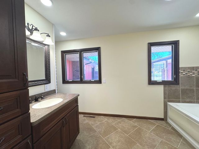 210 S Small Avenue, Kankakee, IL 60901