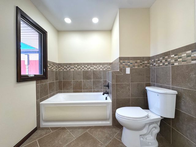 210 S Small Avenue, Kankakee, IL 60901