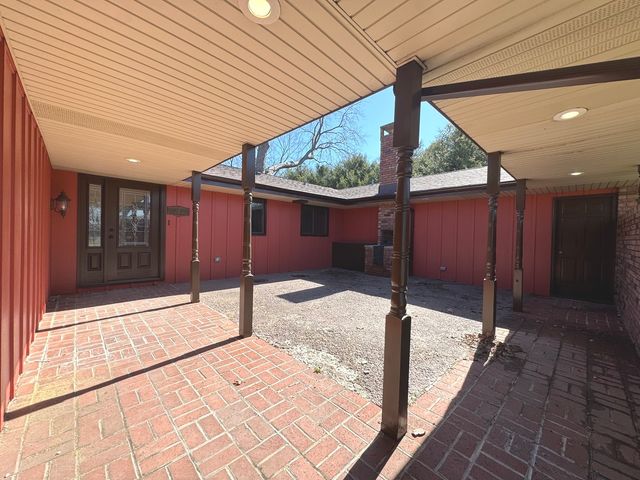 210 S Small Avenue, Kankakee, IL 60901