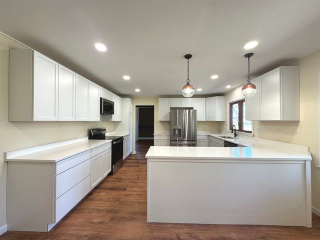 210 S Small Avenue, Kankakee, IL 60901