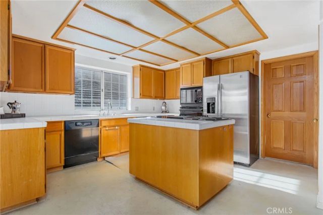 22811 Cove View, Canyon Lake, CA 92587