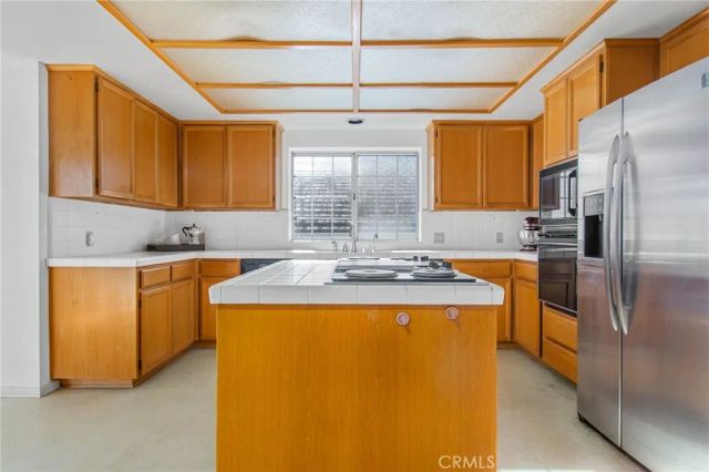 22811 Cove View, Canyon Lake, CA 92587