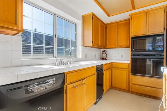 22811 Cove View, Canyon Lake, CA 92587