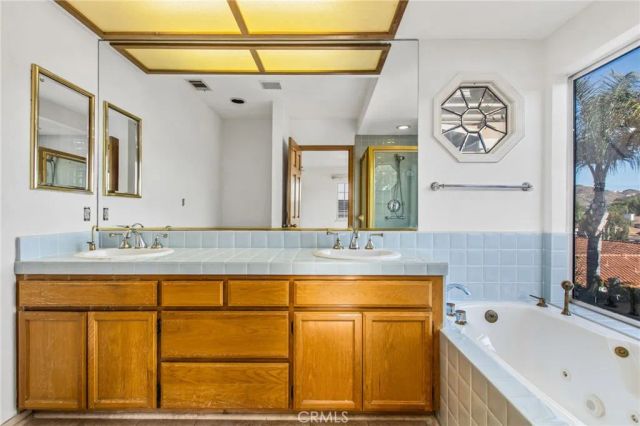 22811 Cove View, Canyon Lake, CA 92587