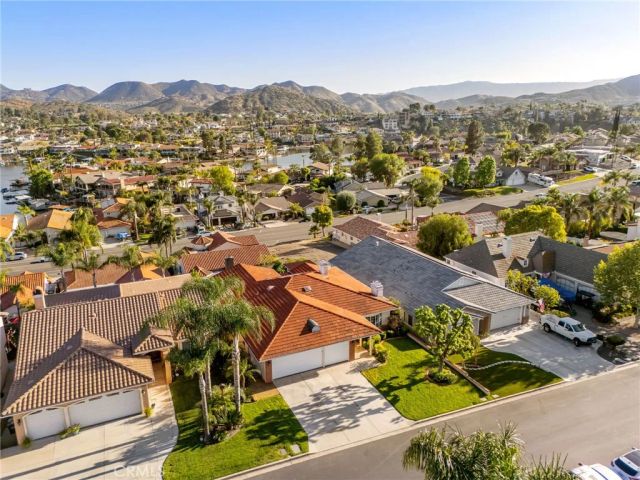 22811 Cove View, Canyon Lake, CA 92587