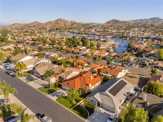 22811 Cove View, Canyon Lake, CA 92587