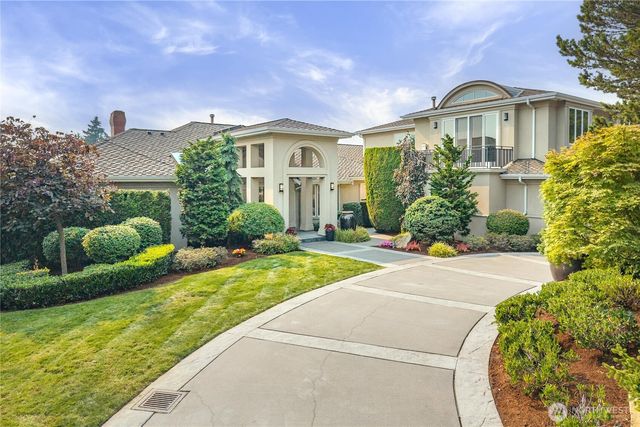 1365 92nd Avenue NE, Clyde Hill, WA 98004