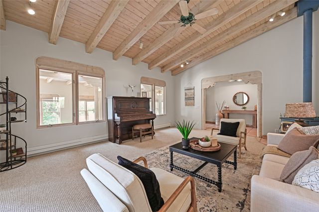 5 Vereda Corta, Santa Fe, NM 87507