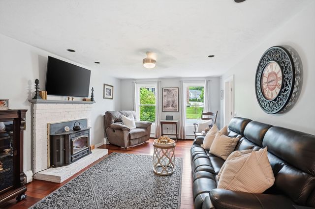 19 Debbie Ln, Milford, MA 01757