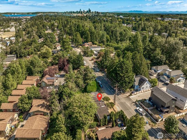 6727 21st Avenue SW, Seattle, WA 98106