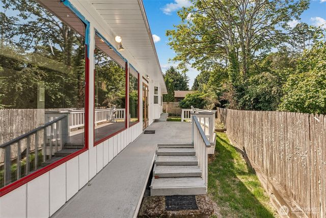 6727 21st Avenue SW, Seattle, WA 98106