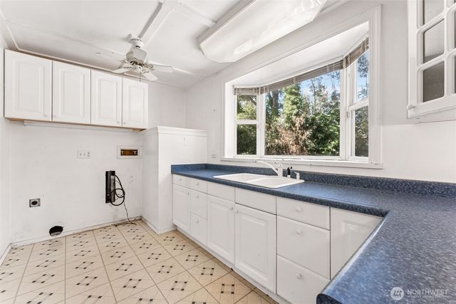 6727 21st Avenue SW, Seattle, WA 98106