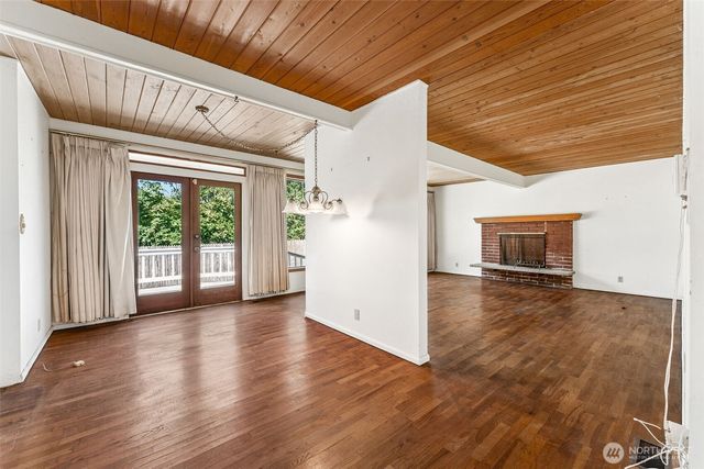 6727 21st Avenue SW, Seattle, WA 98106