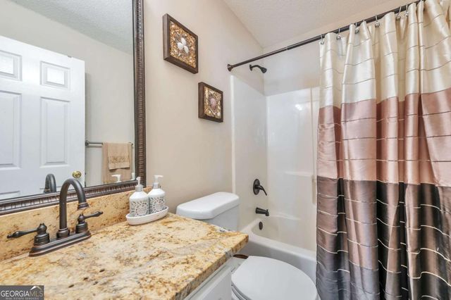 2255 Lake Royale Drive, Riverdale, GA 30296