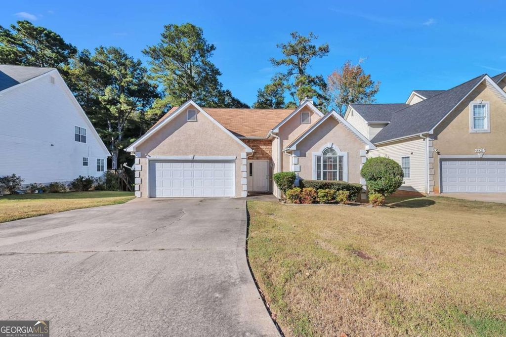 2255 Lake Royale Drive, Riverdale, GA 30296