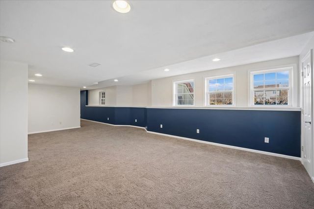 39W126 Revere House Lane, Geneva, IL 60134