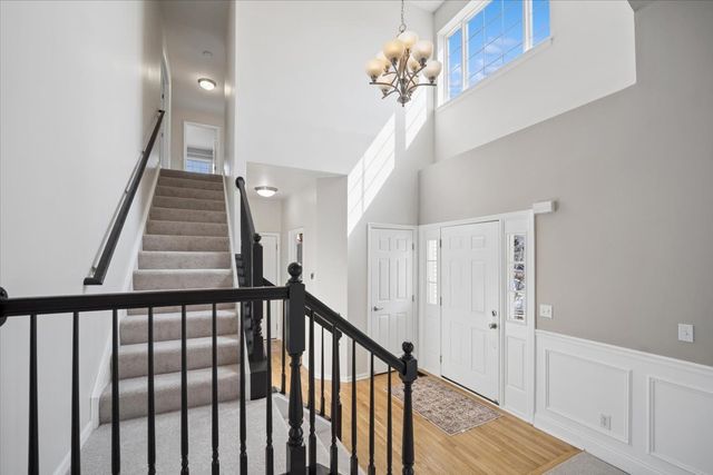 39W126 Revere House Lane, Geneva, IL 60134