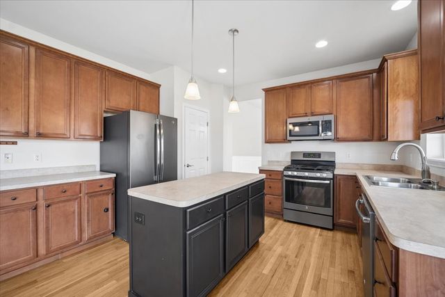 39W126 Revere House Lane, Geneva, IL 60134