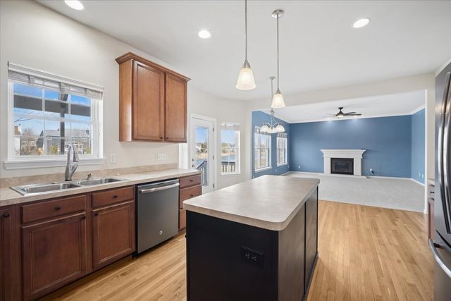 39W126 Revere House Lane, Geneva, IL 60134